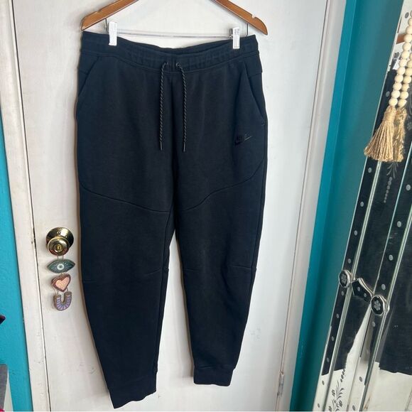 Nike Tech Men's Slim Fit Joggers Tapered Leg Regular Length XL Black - Picture 1 of 6